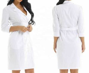 Venta al por mayor, bata de laboratorio blanca de cuerpo entero unisex con bolsillos, uniformes hospitalarios - Product Image 4