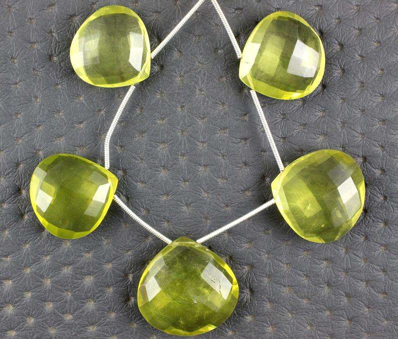 สีเหลือง