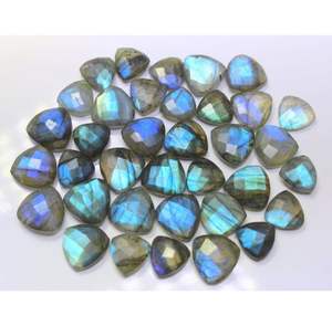 Cabujón facetado de piedras preciosas de labradorita de fuego azul natural - Product Image 3