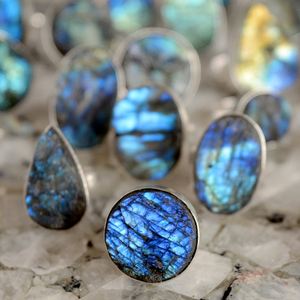 Vente en gros d'argent superposé naturel lune pierre anneau Labradorite Druzy plaqué Alphabet abeille anneaux pierres précieuses en vrac mariages fiançailles - Product Image 3