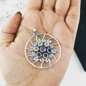 Colgante múltiple de Chakra de Plata de Ley 925 hecho a mano con ajuste de bisel de piedras preciosas de diamante tecnología de incrustaciones de joyería única - Product Image 4