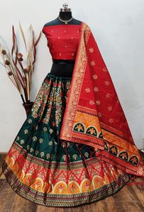Lehenga Choli traditionnel du sud de l'Inde en brocart jacquard pour mariage, Lengha Choli Ghagra Design, dernières tendances, prix de gros, Surat - Product Image 2