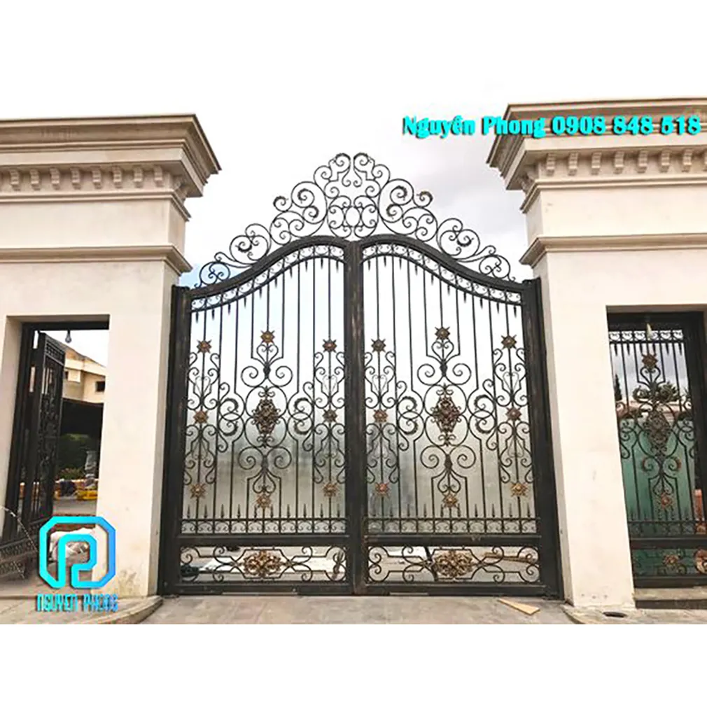 Hot Selling Wholesale Supplier Ornaments Decorative Forging Wrought Iron Tall Main Yard Front Gate