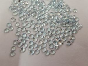 พลอยสกายบลูโทแพซทรงกลมเจียระไนแบบโรสคัท ขนาด 3 มม. ถึง 6 มม. คุณภาพสูง ด้านหลังแบน - Product Image 2