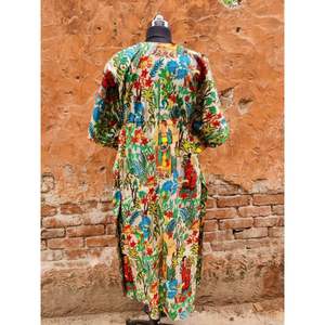 เสื้อคลุมพิมพ์ลายดอกไม้สำหรับผู้หญิงชุดเดรสแขนกุดผ้าคอตตอนเนื้อนุ่มทรงหลวมสวมใส่สบายตกแต่งชายหาดลูกไม้ธรรมชาติขายส่ง - Product Image 4