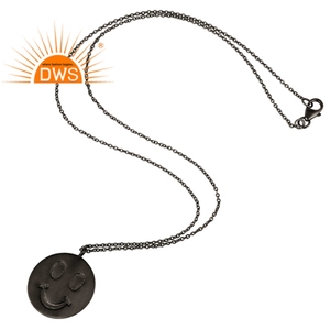 Pendentif Smiley Design pour femmes, collier en argent plaqué Rhodium, vente en gros - Product Image 3