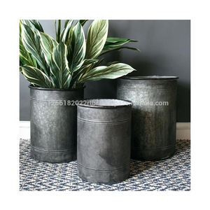 Macetas de metal hechas a mano de diseño, forma personalizada para uso en jardín al aire libre, piso de la mejor calidad al por mayor - Product Image 1