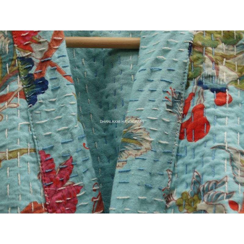 มีสีเขียวขุ่น