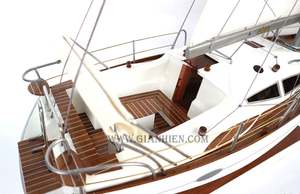 Modèle de yacht à voile ELAN en bois - Bateaux à voile peints de style nautique, cadeau - Product Image 4