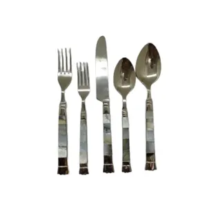 ชุดเครื่องใช้บนโต๊ะอาหารด้ามเรซินสีเงินเครื่องใช้บนโต๊ะอาหาร - Product Image 1