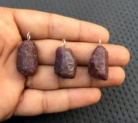 3 Stück 92,5 Sterling Silber Vergoldeter Anhänger Natürlicher Unbehandelter Rubin AAA-Qualität Juli Geburtsstein Roter Schmuck Großhandel