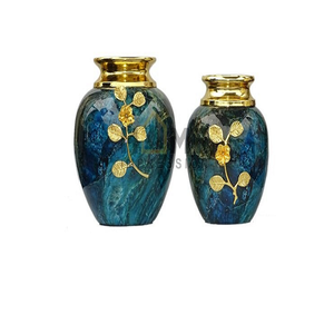 Florero de metal moderno dorado con hojas de flores esmaltadas de lujo para el hogar decorativo para fiesta y mesa de centro de mesa boda florero a la venta - Product Image 1