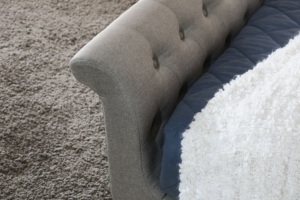 Cadre de lit double capitonné en tissu Chesterfield Elisa MWF 2026 au design moderne - Product Image 5
