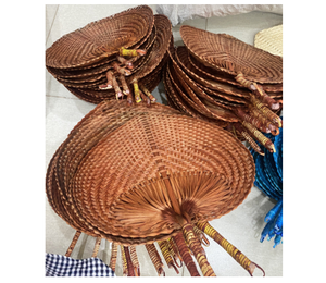 Abanico de Mano Tejido a Mano con Bambú de Vietnam, Abanico de Paja, Ratán y Rafia, 99 Dorado - Product Image 2