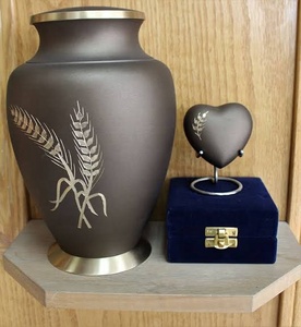 Urna de cremación de latón más vendida para adultos, superventas, sala de exposición de alta calidad, tarro de almacenamiento de cenizas, nuevo diseño, votivo funerario - Product Image 3
