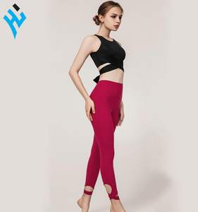 Conjunto Deportivo de Yoga de 2 Piezas para Mujer de Alta Calidad, Transpirable, con Tirantes Cruzados y Leggings de Cintura Alta sin Costuras - Product Image 2