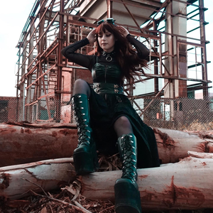 Abito Steampunk Vittoriano da <span class=keywords><strong>Donna</strong></span> <span class=keywords><strong>in</strong></span> Ecopelle con Orlo Asimmetrico e Decorazioni <span class=keywords><strong>in</strong></span> Pizzo OEM - Product Image 3