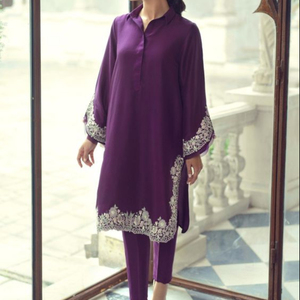 Longue KURTA de STYLE UNIQUE, robe de soirée avec pantalon, avec des appliques, travail pour fête/mariage (2021) - Product Image 1
