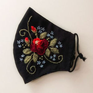 Mascarilla Facial de Diseño con Bordado Resham, Perlas y Cuentas de Cristal - Reutilizable, Lavable, para Uso Diario Informal - Product Image 1