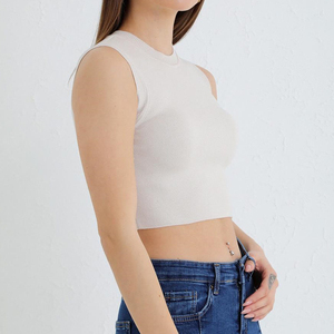 Hot Selling Custom Logo Self-Cultivation <b>T</b>-<b>Shirt</b> Girls Gym Crop Tops with Your Customized Logo and Brand OEM Service - Product Image 4