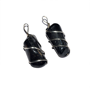 จี้ชุบสีดำทัวร์มาลีนที่ดีที่สุด: จี้หุ้มสีดำ Tourmaline Tumbled สำหรับขาย - Product Image 1