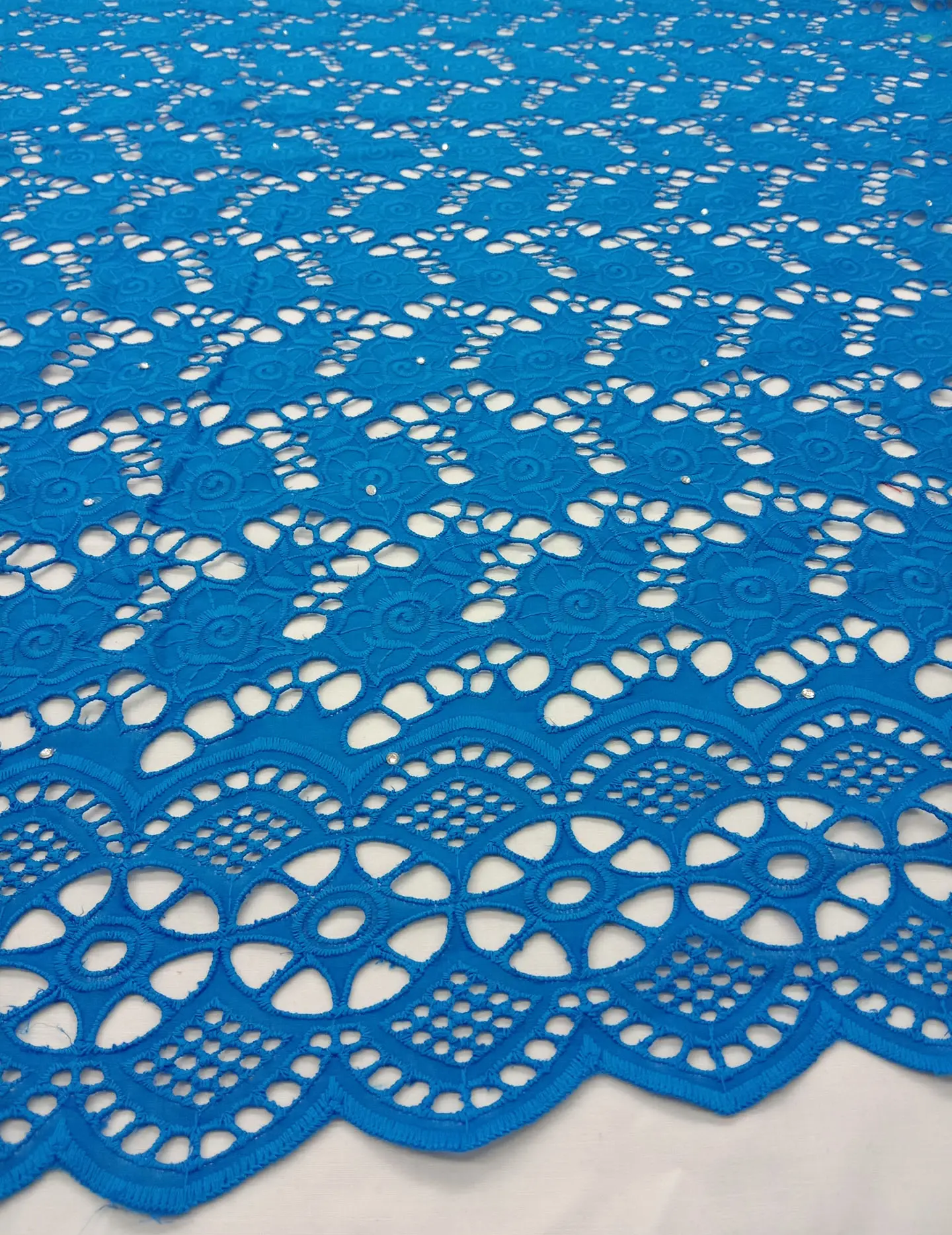PC Voile Lace Fabric Stickerei Polish Lace Fabric mit Hot Fix Lieferant aus Indien Nigerian Lace Fabric Hersteller
