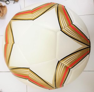 Balón de fútbol profesional de PU PVC 2025, tamaño personalizado 3/4/5, nuevos diseños para entrenamiento y uso oficial, producto de alta calidad - Product Image 3