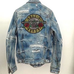 แจ็คเก็ตยีนส์ปักลายสำหรับผู้ชาย สไตล์ลำลอง อุ่นสบาย เหมาะสำหรับฤดูหนาว สไตล์พังก์  พร้อมแพทช์ตกแต่ง - Product Image 2