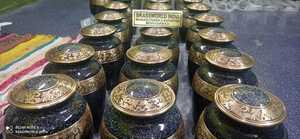 โกศบรรจุอัฐิสัตว์เลี้ยงสำหรับพิธีศพสัตว์เลี้ยง สไตล์อเมริกัน ผลิตจากโลหะทองเหลือง ยี่ห้อ Brassworld อินเดีย - Product Image 6