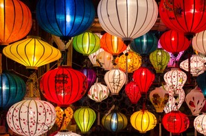 โคมไฟไหมเวียดนาม วัฒนธรรมดั้งเดิมของโฮอี้อัน ผลิตภัณฑ์หัตถกรรม โคมไฟผ้าไหมแบบดั้งเดิม - Product Image 4