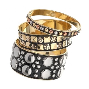 Juego de brazaletes con incrustaciones de resina y metal de Latón chapado en plata de estilo americano para niñas y mujeres artículos hechos a mano en la India - Product Image 3