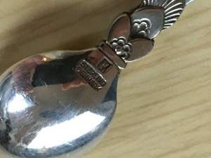 Cuchara para servir en acero inoxidable con mango de latón, perfecta para accesorios de utensilios de cocina y comedor elegante - Product Image 3