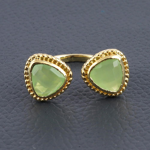 สีเขียวอ่อน