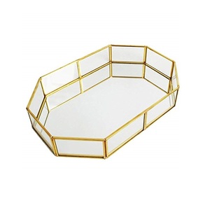 Grand plateau décoratif moderne en métal de forme carrée Nouveau design avec miroir tactile Plateau à aliments à motif ovale à bordure dorée pour usage domestique - Product Image 5