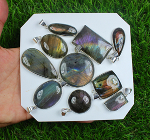 Haute qualité violet Labradorite lunette pendentif pierre précieuse naturelle argent placage laiton matériau principal cadeau de mariage bijoux approvisionnement - Product Image 1