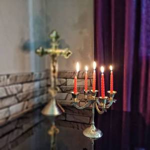 KSN Ambrose-Portavelas de latón puro de 5 brazos con farol de metal, para el hogar Decoración elegante, para ocasiones de Pascua, paquete de 1 - Product Image 1