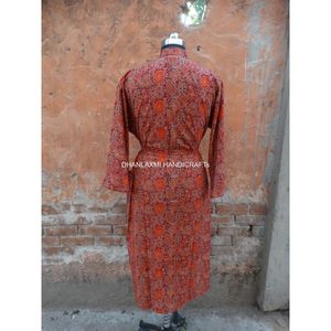 ชุดคลุมอาบน้ำยาวสไตล์โบฮีเมียนของผู้หญิง,ชุดนอนแมกซี่พิมพ์ลายบล็อกมือ Ajrakh หลากสีใหม่ - Product Image 4