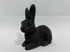 Mate negro Onyx/schungit liebre estatuilla - Product Image 2