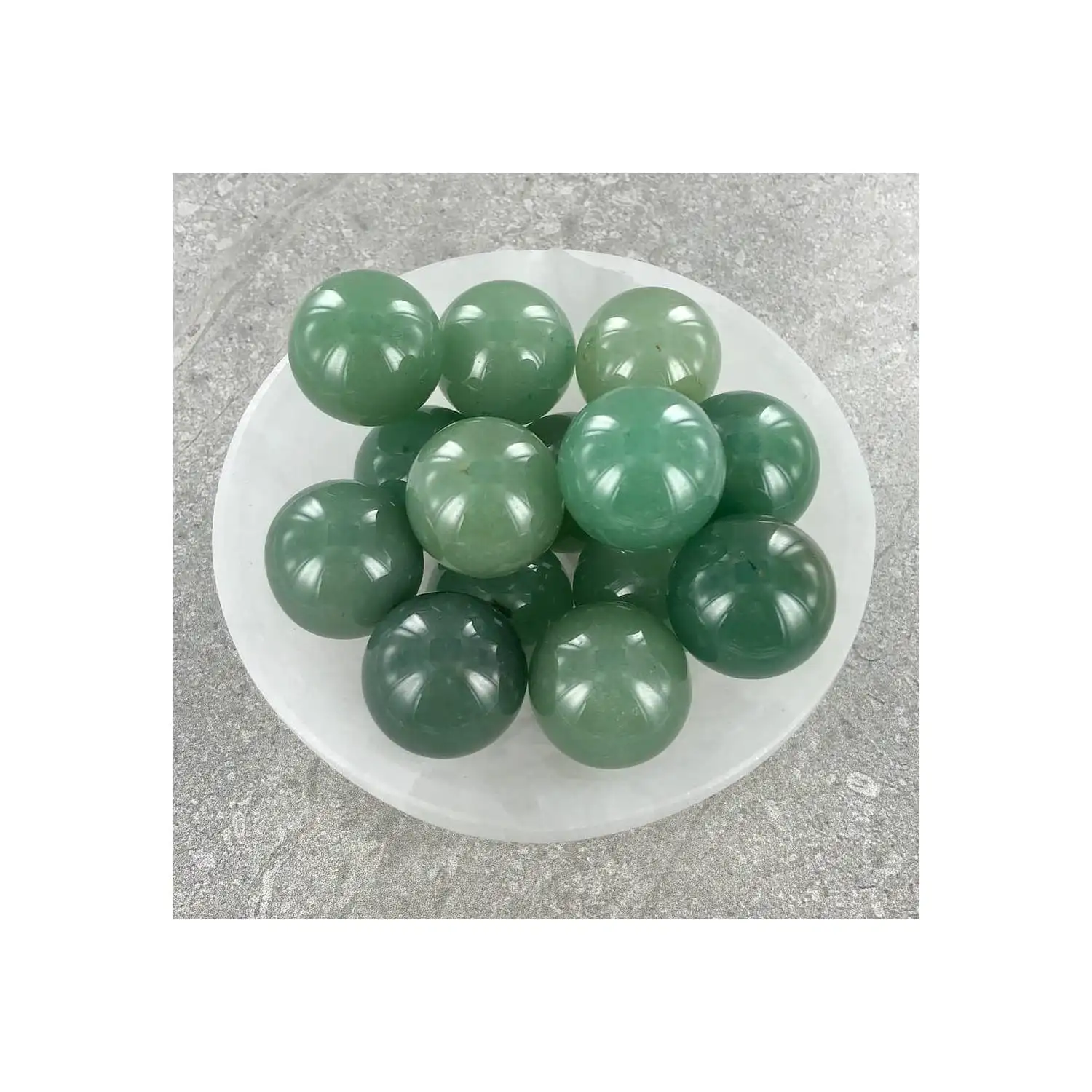 Wholesale Natural Polishing Green Aventurine Crystal Sphere Ball for Reiki Healing for Table top Decor in cheap Price.