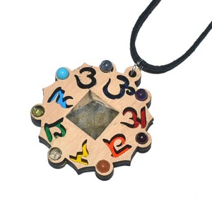 Wholesaler of Seven Chakra 3D Pyrmaids Pendant : Seven Chakra 3D Pyrmaids Pendant for Sale - Product Image 1