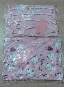 Restos de prendas de vestir de la marca etiquetas niños niñas de manga larga de algodón Casual huellas cuello redondo prendas T camisas Bangladesh mucho Stock - Product Image 4