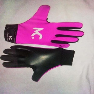 Gants GAA actifs Grip Gants de football gaélique de qualité supérieure fabriqués avec du latex de 2.5mm pour une meilleure prise en main et un excellent contrôle de la balle - Product Image 3