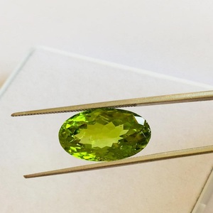 Pierre précieuse péridot naturelle de qualité AAA, coupe ovale, couleur verte, certifiée IGI pour accessoires de bijoux - Product Image 1