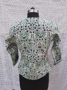 Vestes en tissu imprimé à la main de haute qualité avec manches longues matelassées en coton et poches avant Vestes décontractées chaudes pour femmes pour l'hiver - Product Image 5