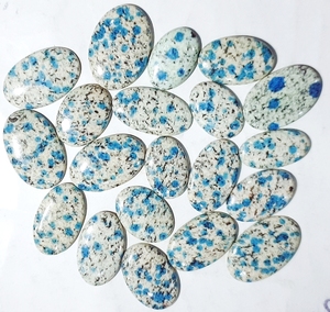 Vente en gros de cabochons en pierre naturelle K2 Jasper, formes variées, Azurite bleue, Granit, pierres brutes pour la fabrication de bijoux - Product Image 1