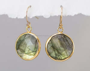 Boucles d'oreilles en pierre précieuse Labradorite, bijoux en argent sterling 925 plaqué or, fait à la main, jolies pierres précieuses - Product Image 1