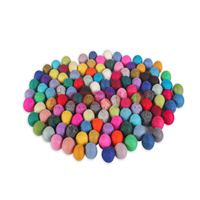 Asterisk Nepal 2024 Nouveau Design Boules de feutre 100% laine 1cm Ornements pour artisanat DIY Décoration intérieure Feutrage humide Vente Noël/Halloween