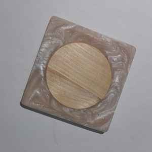 Dessous de verre en bois naturel au design moderne Tapis et tampons pour un service élégant dans les restaurants et les hôtels - Product Image 1