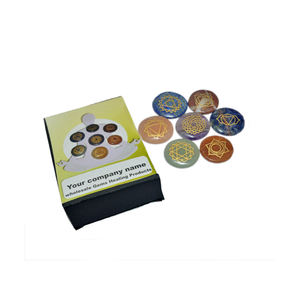 Jeu de disques gravés en sélénite 7 chakras pour la guérison des chakras Reiki Pierres naturelles à 7 chakras de haute qualité fabriquées en Inde - Product Image 1
