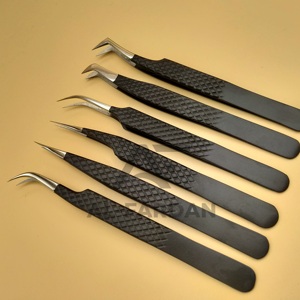 Pinzas de pestañas para botas rusas personalizables al por mayor, herramienta de extensión de pestañas de acero inoxidable sólido negro mate con punta puntiaguda - Product Image 2